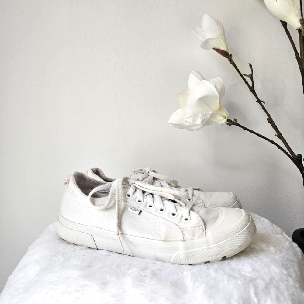 UGG Aries Trainers
